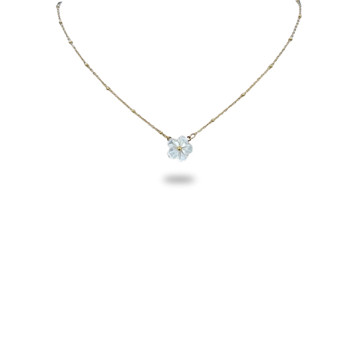 Collier Pendentif Fleur Blanche