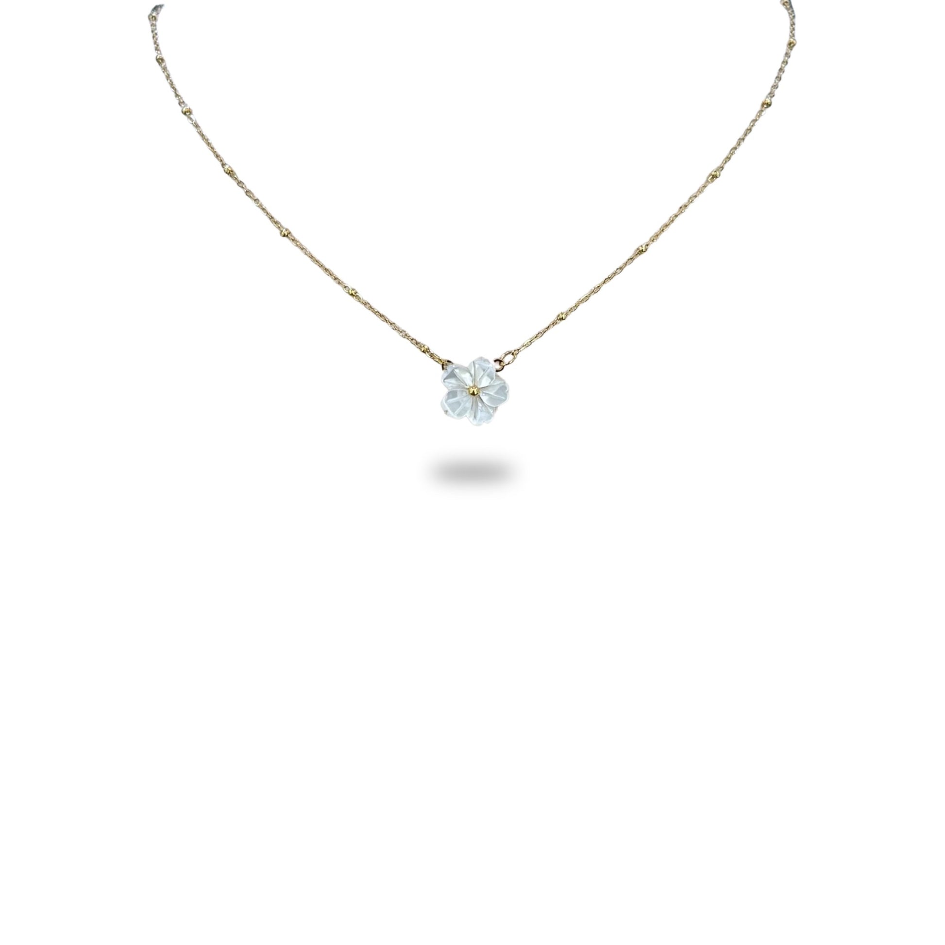 Collier Pendentif Fleur Blanche